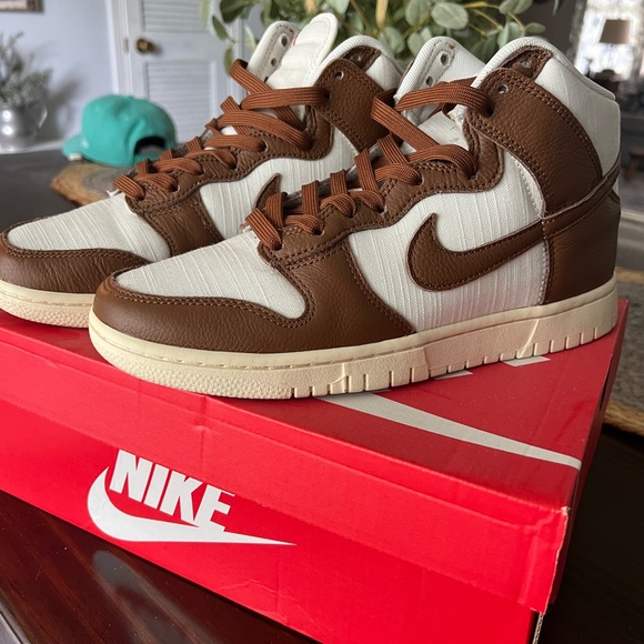 Nike Shoes - Nike Dunk High Retro Vintage Pecan